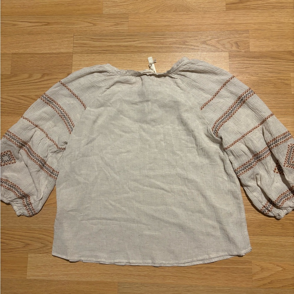 New “Love stitch” blouse size Medium with tag - Picture 6 of 6